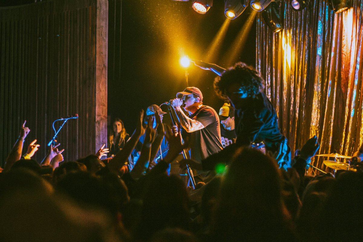 ¯\_(ツ)_/¯ tweet media