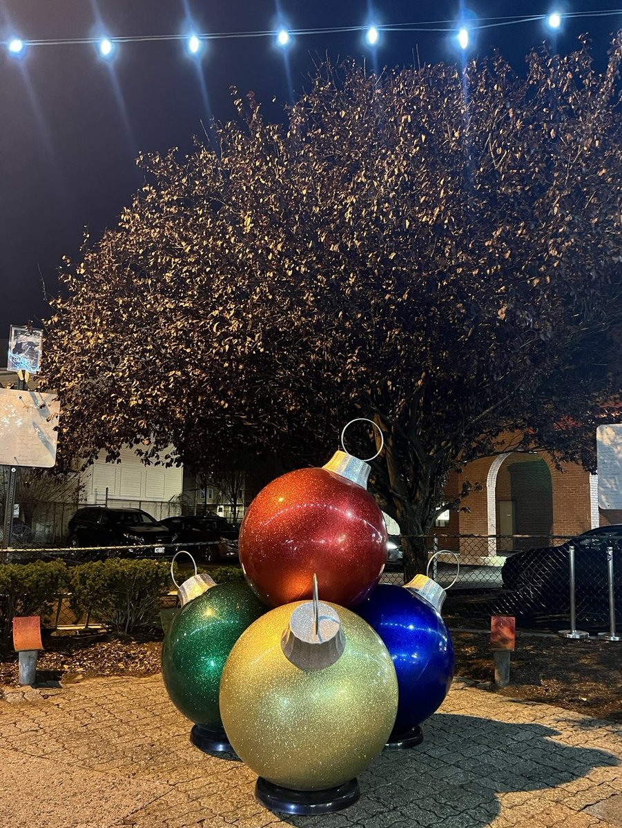 FederalHillRI's tweet photo. Join us TODAY for Christmas on the Hill!
2-6pm Details https://t.co/8NzEIASlIz
Live Performances, Festive Lights, Santa, Free Trolley Rides, Choir &amp; Tree Lighting at 5pm! https://t.co/KtzGz7OSTU