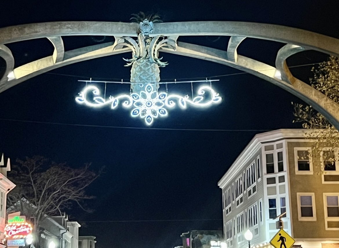 FederalHillRI's tweet photo. Join us TODAY for Christmas on the Hill!
2-6pm Details https://t.co/8NzEIASlIz
Live Performances, Festive Lights, Santa, Free Trolley Rides, Choir &amp; Tree Lighting at 5pm! https://t.co/KtzGz7OSTU