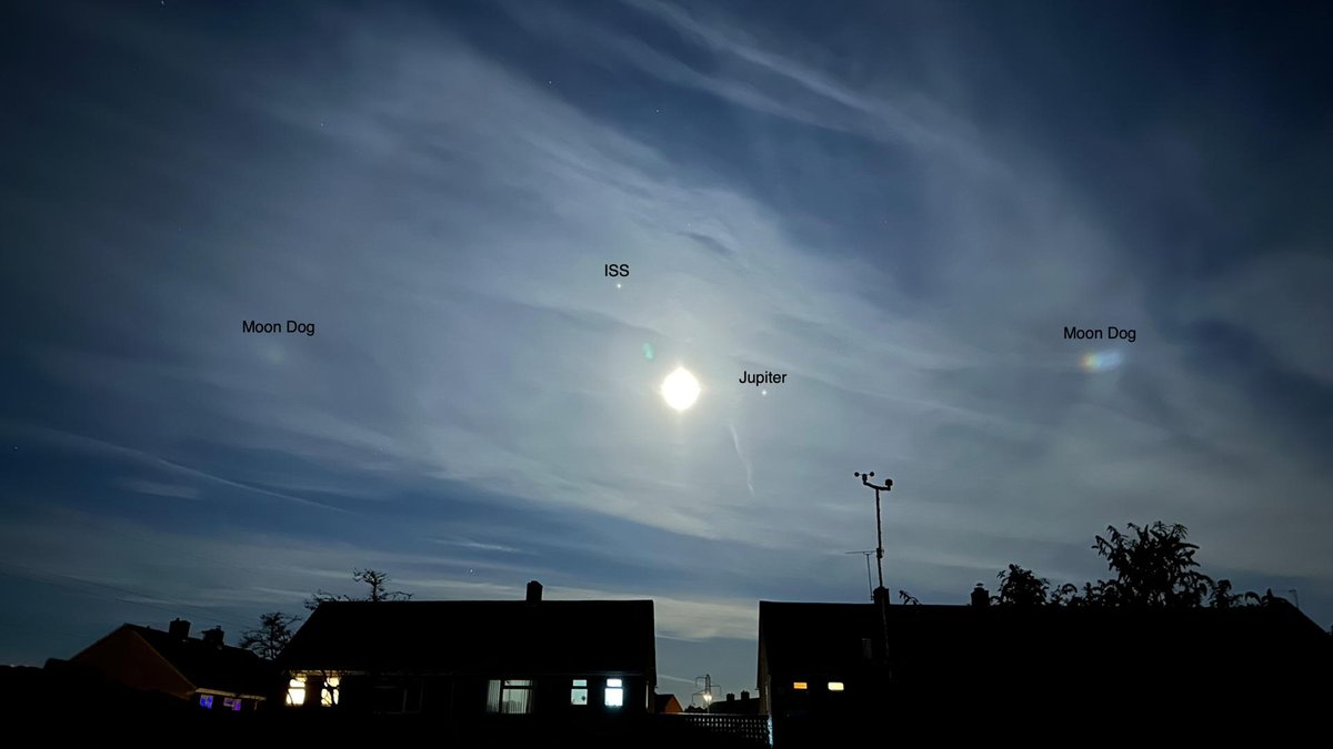 jochta's tweet image. ISS with bonus Moon Dogs. This is a first for me, I have never seen Moon Dogs before!! Just a quick iPhone shot with annotation #ISS #moondogs