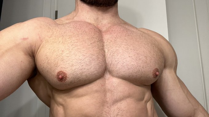 Close up 😈 https://t.co/B7sDt9ZxZS<a href="/tag/thirstythursday"class="tags"><span>#thirstythursday</span></a>