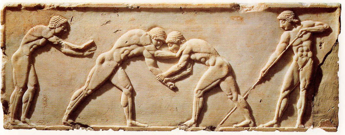 AliciaMimundo's tweet photo. #Curiosidades 

Los Juegos Hereos, los juegos femeninos en la antigua Hélade. 

1. Los Juegos Olímpicos fue la competición deportiva más importante de la antigua Grecia. Se celebraban cada cuatro años en la ciudad de Olimpia en honor del dios Zeus y estaban reservados única y exclusivamente a los hombres. Las mujeres ni podían participar ni, tan siquiera, asistir como espectadoras. Las fuentes históricas nos cuentan que los atletas y sus entrenadores participaban desnudos, parece ser que era para que ninguna mujer pudiera “colarse” en las pruebas. 
 Durante el tiempo que duraban los juegos se proclamaban treguas en los conflictos armados para que todos las polis pudieran participar.
⤵️