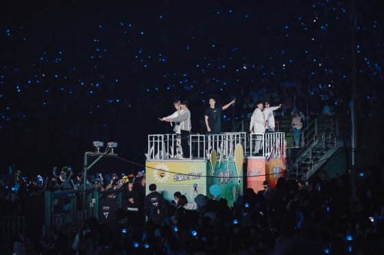 xzuminghao_o's tweet photo. Grateful for every heartbeat shared on stage, these moments are a symphony of joy. Thank you for turning each note into a memory. Let's keep dancing through the melody of our journey together 🤍
(@yoshuahong ) https://t.co/hidXLyeMTp
