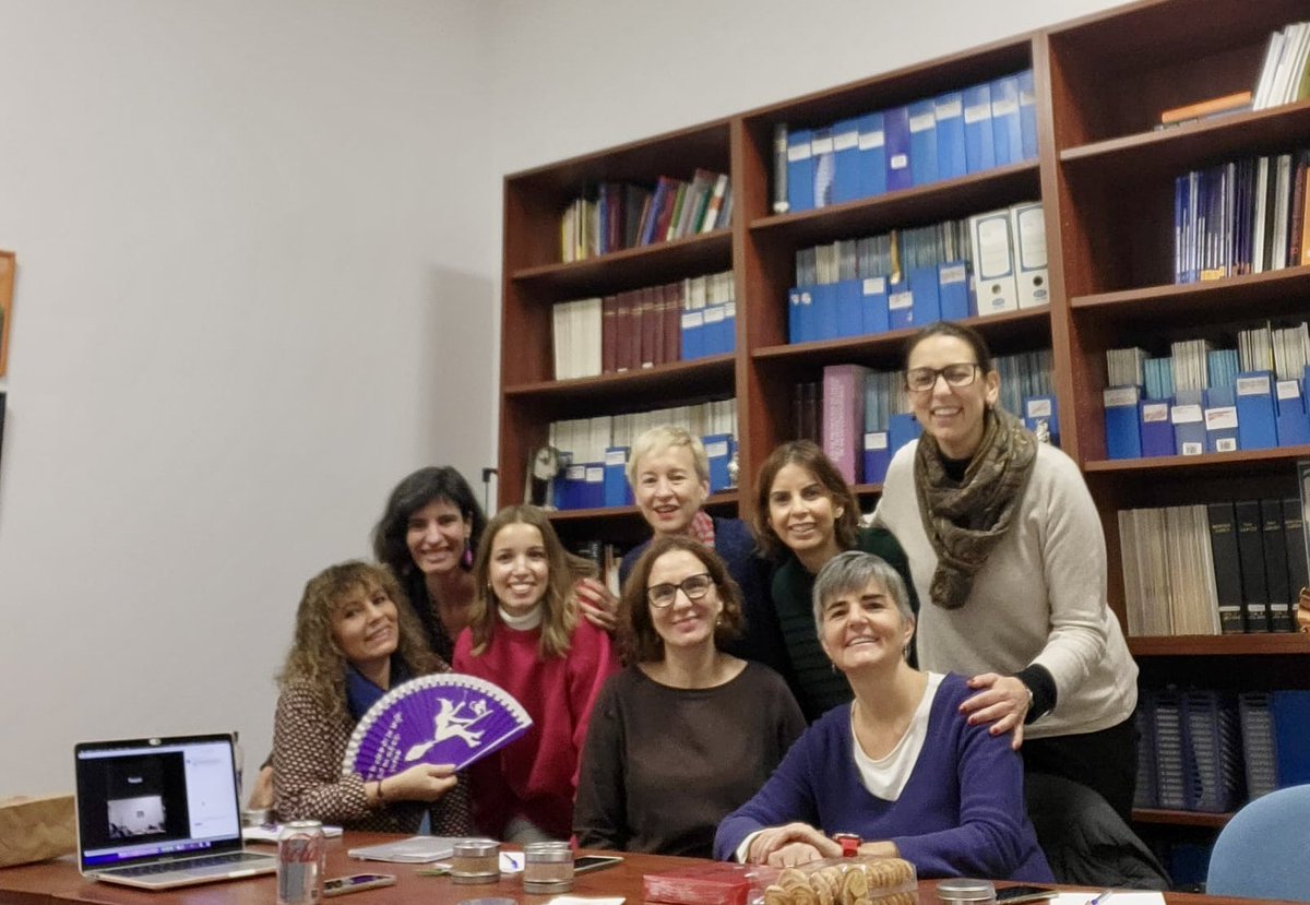 <a href="/semfyc/">semFYC</a> Gracias <a href="/semfyc/">semFYC</a> <a href="/somamfyc/">SoMaMFyC</a> gracias <a href="/MujerSomamfyc/">Gdtmujersomamfyc</a> por ser un altavoz d este problema, l@s medic@s de familia no podemos dar la espalda a esta realidad. La formación de calidad y una postura activa contra la #VG tienen que ser un objetivo nuestro y de las administraciones