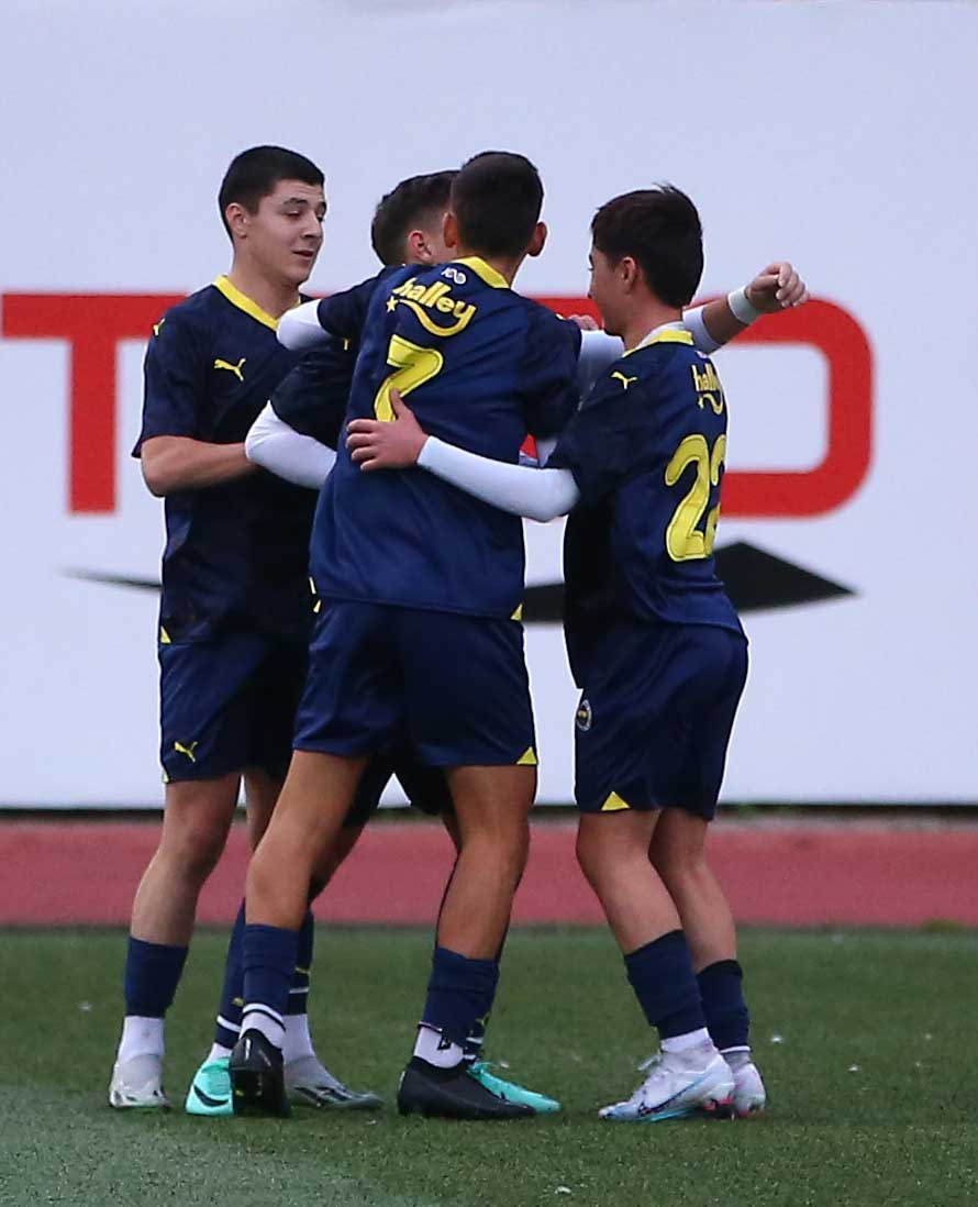fbakademi's tweet photo. Galibiyet bizim!

U16 Gelişim Ligi 3. Hafta maç sonucu | 
Fenerbahçe 4 - 0 Belediye Derince Spor

Gollerimiz: Kamil Efe Üregen (53’), Erim Aluş (65’), Emir Aslan (68’), Berat Kayıkçı (74’)

Çalışmaya ve gelişmeye devam! 💙💛 https://t.co/QaHHw1uTwk