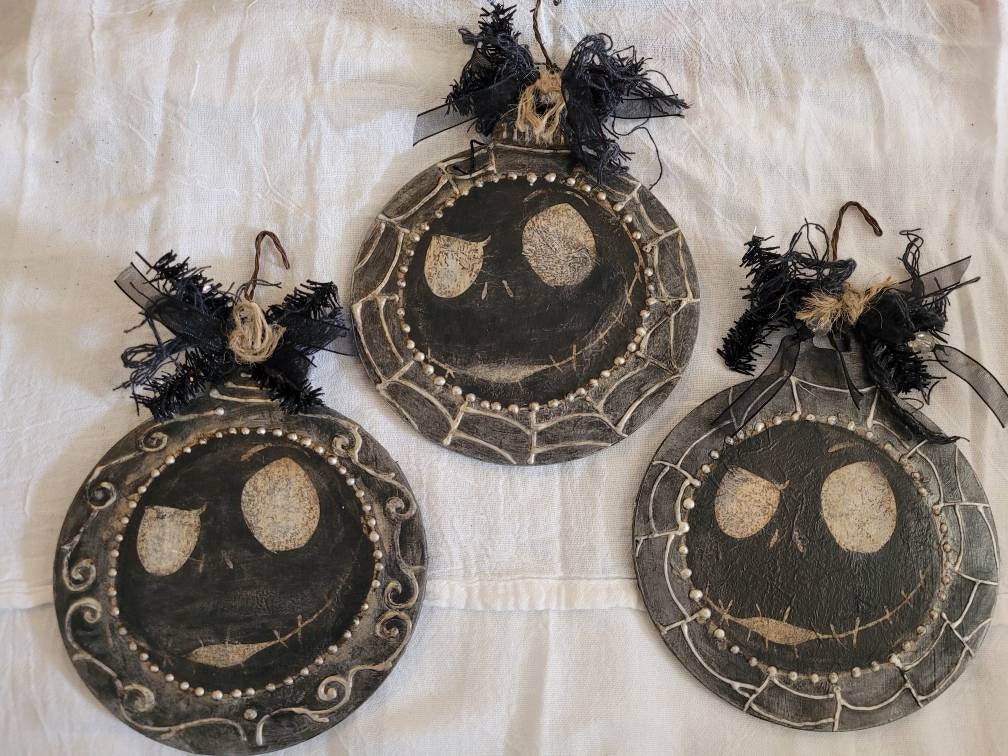 cougarmints's tweet image. moonglowenchantments.etsy.com/listing/108491… #ornaments #Christmas #Halloween #nightmarebeforechristmas #jackskellington
