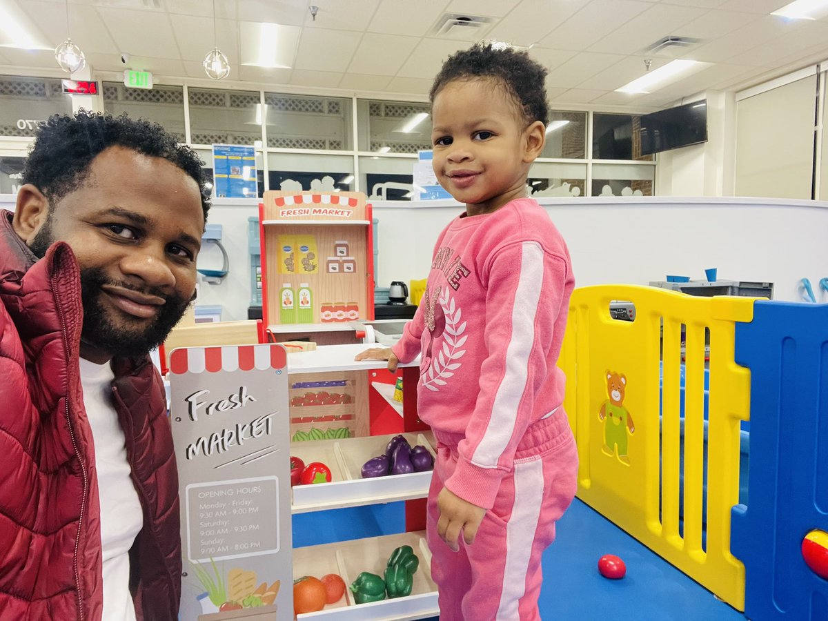 FathersF4's tweet photo. HOW TO OBSERVE #playdaywithdad
Dads, set the day aside. Clear your schedules and find out what interests your child ๐
Just ๐ minutes of reading a day can set your child up for a lifetime of literacy success! This will spark their imagination & boost their language skills. https://t.co/59Miwh6t49