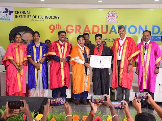 pibchennai's tweet photo. Union Minister of State for Education Dr. Subhash Sarkar conferred the degree certificates to the students at the 9th convocation of Chennai Institute of Technology, Chennai. https://t.co/WJpZmrGbZK