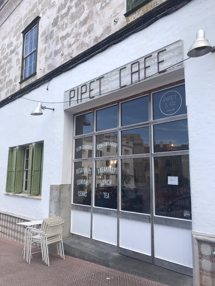 dianacoromines's tweet photo. Pipet Café, Maó. Demano una *aigua*, el cambrer em fa una ganyota. Li repeteixo amb gestos i de bones maneres i ell, histèric, em diu “te cuesta mucho decirlo en castellano!?”
Lamentable actitud de colons https://t.co/8D4nNL5n7V https://t.co/APhShBsdTk