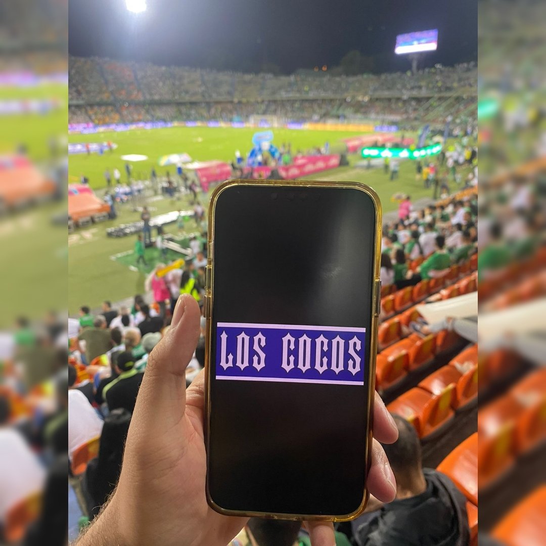LosCocos_1998's tweet photo. Estuvimos presentes en la final de visitante, nunca te fallaremos. Acompañamos al equipo Millonarios en su llegada al aeropuerto, pasión y sentimiento eterno. Prometimos siempre estar, sin importar el resultado. Abandonar jamás será una opción, Aguante los Cocos 💙
#LosCocos1998 https://t.co/m8IePltMjJ