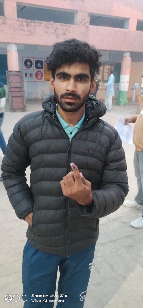 SveepHMH's tweet photo. First time voters happy with their voting, District Hanumangarh. @CeoRajasthan https://t.co/XN1MlEzGzL