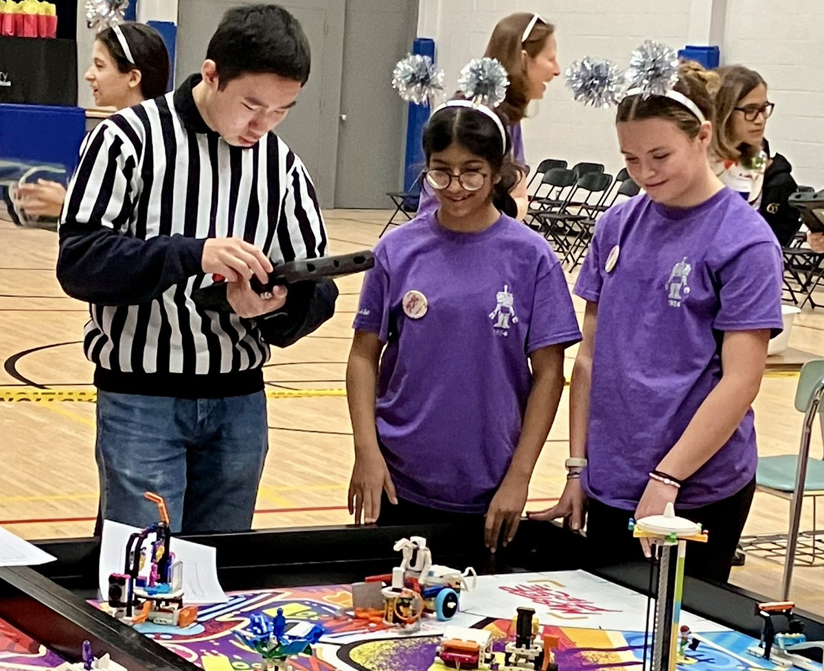 CANFIRST's tweet image. The first three of seventeen @firstlegoleague Challenge qualifying tournaments across Ontario this #MASTERPIECE season are underway! Thank you to @FRCTeams @frc7659 from @HNMCS, @WAFFLESRobotics &amp;amp; @frc781 for hosting &amp;amp; good luck to all of the competitors!