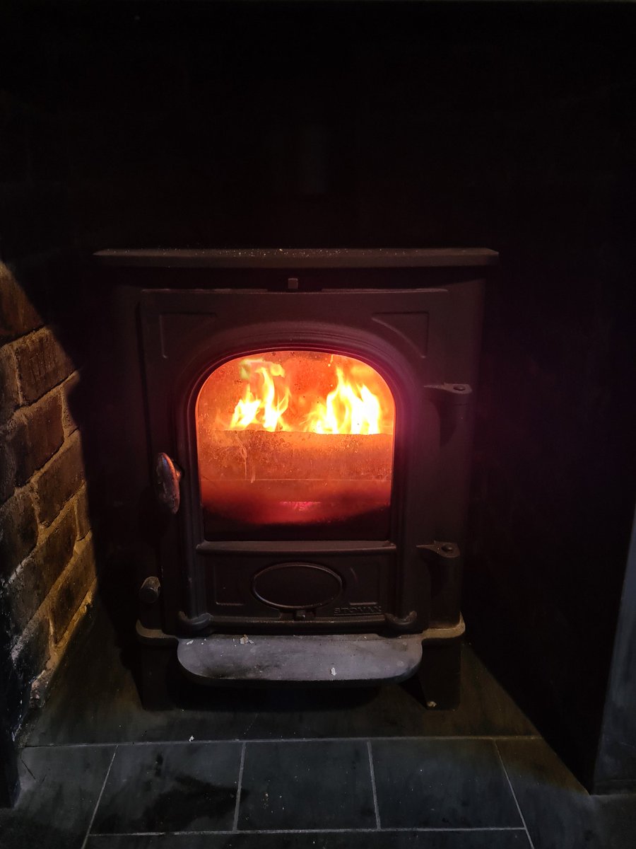 h_simmons's tweet photo. Winter's approaching...
#FirstFire #Cold #Winter https://t.co/oLPfJnQZbO