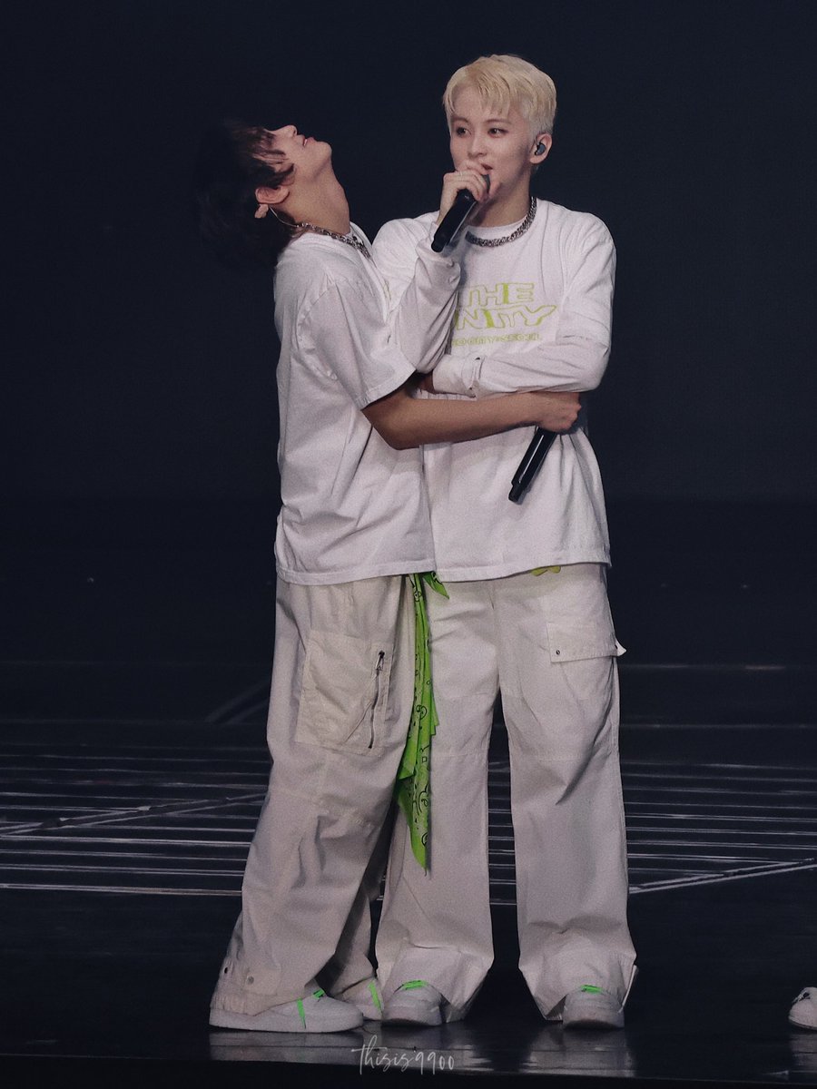 thisis9900's tweet photo. 231119 D-5 🦁🐻❤️

#markchan #맠동 https://t.co/I1kuG4I6nd