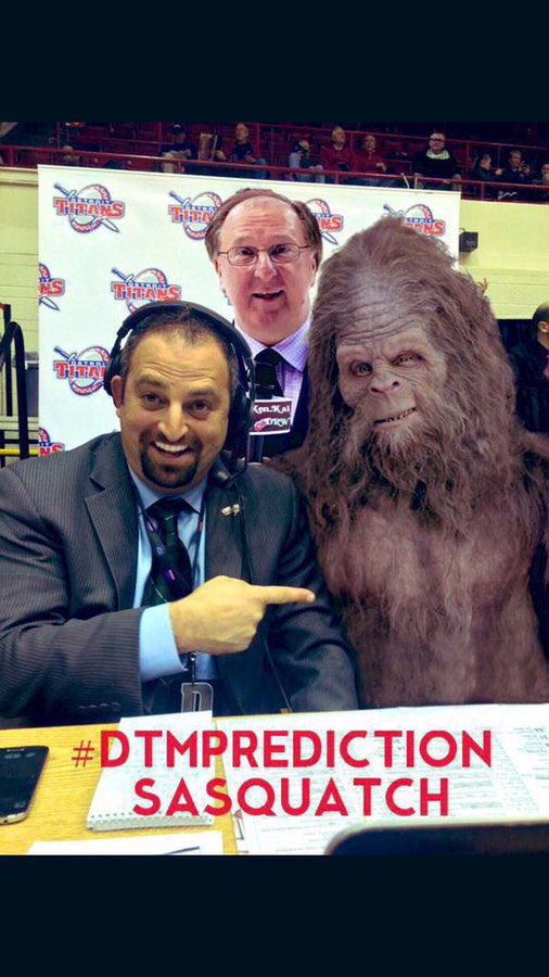 DanLeachDTM's tweet photo. Alright kids
The #DTMPREDICTIONSASQUATCH has it 28-17 Meeeechigan for the 3rd year in a row . Big moments for Loveland, Sainristril, & the Michigan D
What say you?…And GO
#TheGame https://t.co/QyeAYW0GaE