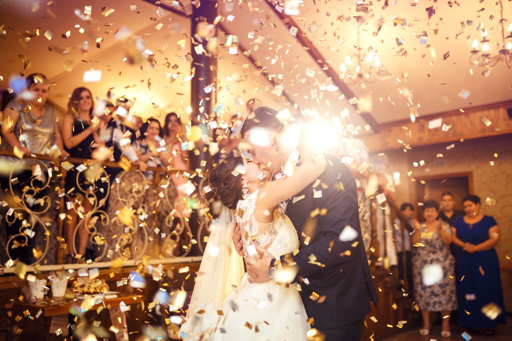 HappyLifeDJs's tweet image. Spotlight Saturday shines on the show-stopping moments we've created with our couples 💫 

The grand entrance, the first dance, the bouquet toss – each one is its own spotlight moment!

It's your time to shine! 🌟 

#SpotlightSaturday #WeddingHighlights #HappyLifeEntertainment"