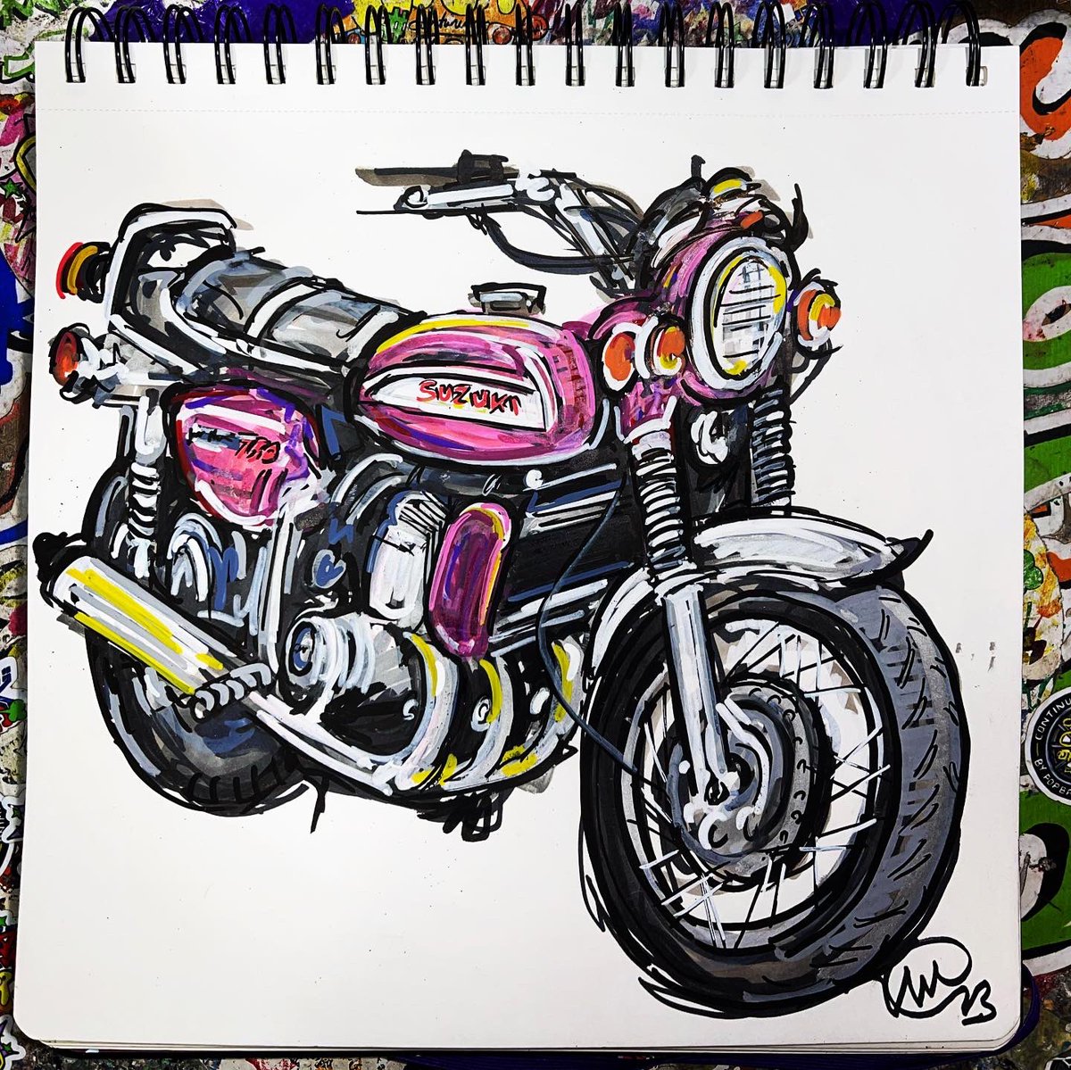 Popbangcolour's tweet photo. Ta-dah! Here’s @HenryColeTV ‘s Suzuki GT750J ‘Kettle’ created as a #ContinuousCycle drawing @motorcyclelive today - Watcha think to it? 🏍️+✍🏻
#HenryCole #suzukigt750 #motorcyclelive https://t.co/9PQIpBBEBb