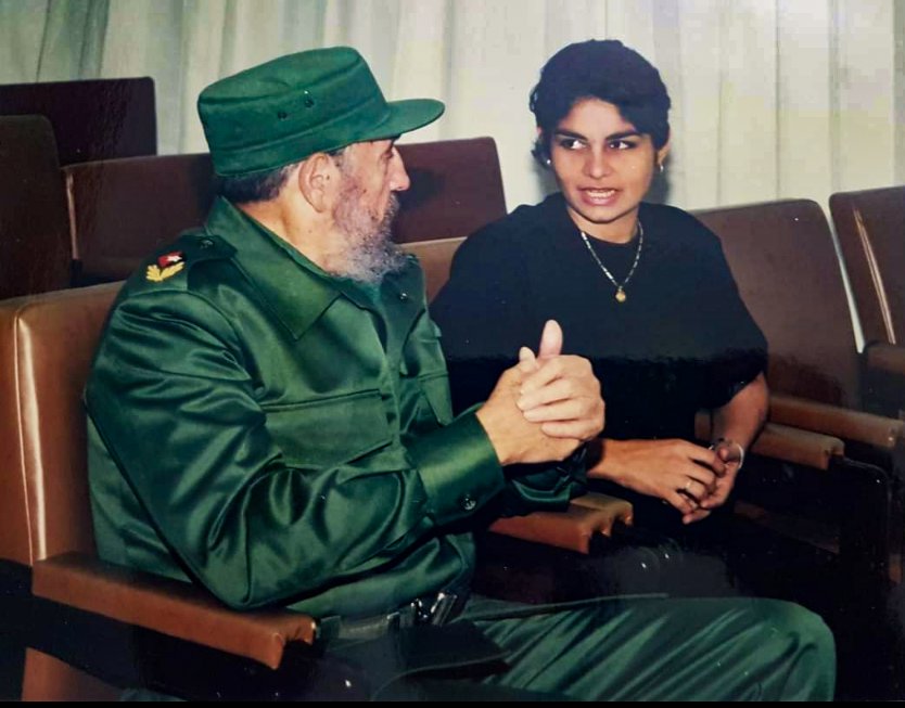 PresidenciaCuba's tweet photo. Homenaje a quien tanta falta nos hace cuando seguimos en la lucha por rearmar y fortalecer lo que somos como cubanos 🇨🇺; cuando la batalla imperiosa es la misma de #Fidel: alimentar la virtud y no la fiera que llevamos acechante en el alma.

https://t.co/mpmuztSuou https://t.co/Mk2NgA5448