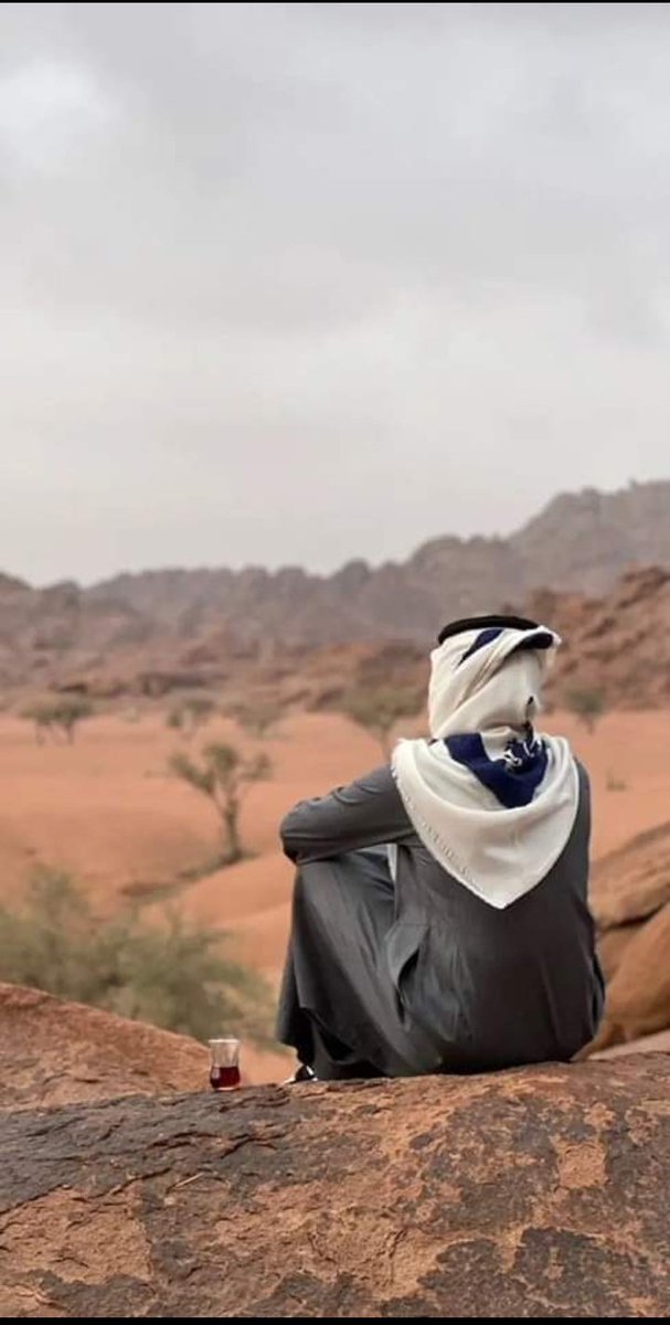T_111_K's tweet photo. النفس طابت والحياه اجبرتني
 اسـاير ايامي على قدر الامكان

والـوقت قـاسي والظروف اتعبتني
 والحظ مـايـل عـن مساره ولا زان

حـتى الـليالي مـن هناهـا نـستني
 ماكن لي قلب ن للافراح شفقان

زادت غـرابـيـل الـزمان وعـصتني
 ماصدها موقف ولا حاجة انسان https://t.co/iJ78RoeaE3
