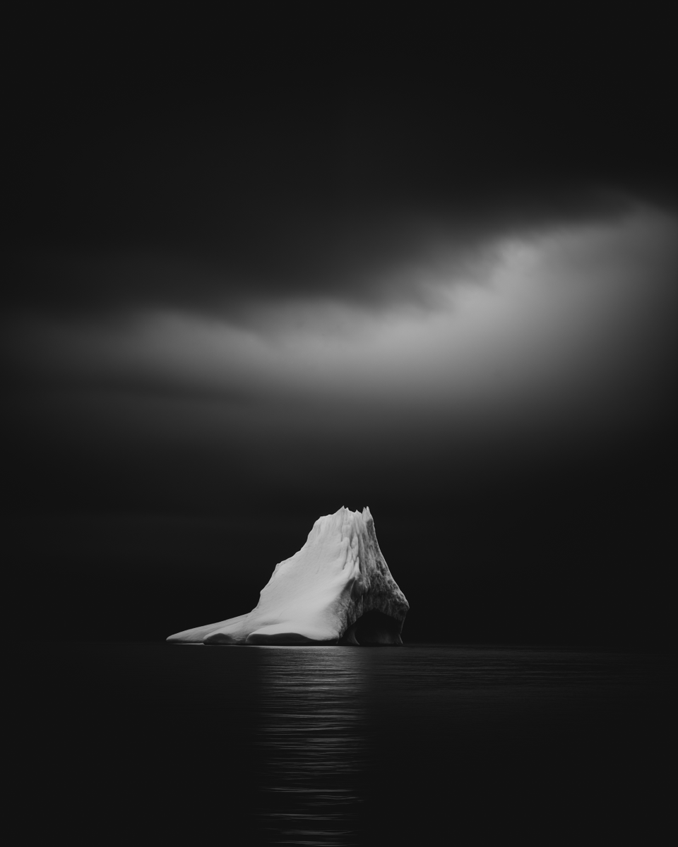 chaipeau's tweet photo. Discover #Greenland in monochrome: Ilulissat's #icebergs, Disko's contrasts, Kujalleq #glacier, and Ammassalik's rugged terrain. Experience the remote majesty of Uummannaq, Scoresby Sund, Qassimiut, and the vibrant life in Tasiilaq and Qeqertarsuaq. https://t.co/3pCTMrTBLb
