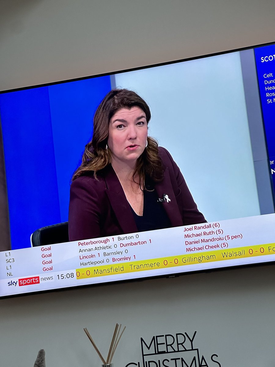 Skysports have realllllly let itself down…Gillette Soccer Saturday and I have to stare at THIS 😫🤯 bring back Jeff and the boys #skysports