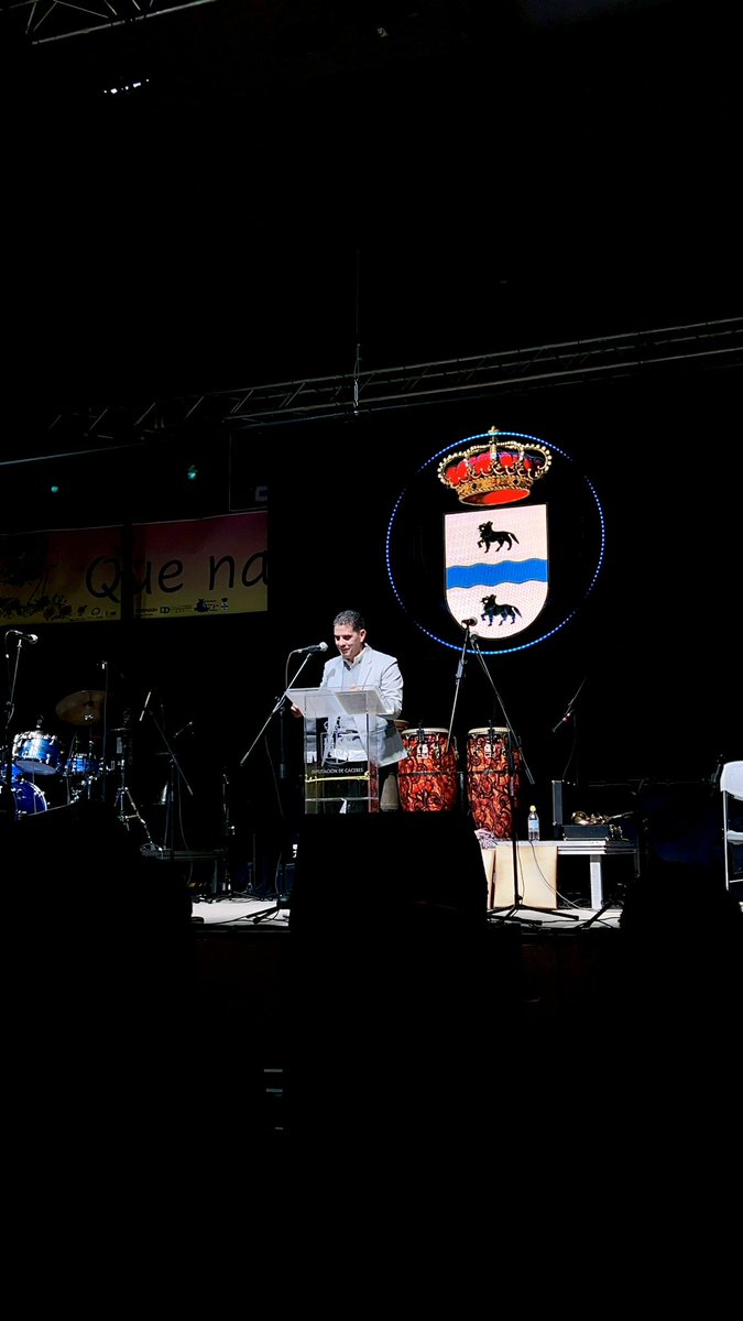 jgrisalvo's tweet photo. Ayer tuve el inmenso placer de dar el pregón de las fiestas de Santa Catalina en #Riolobos Agradecer a todos que contasen conmigo como maestro y antiguo director del colegio. Gracias, gracias y mil gracias. Orgulloso y feliz! #maestrofeliz #escuelarural #docentequijote https://t.co/47lQYvUKv6