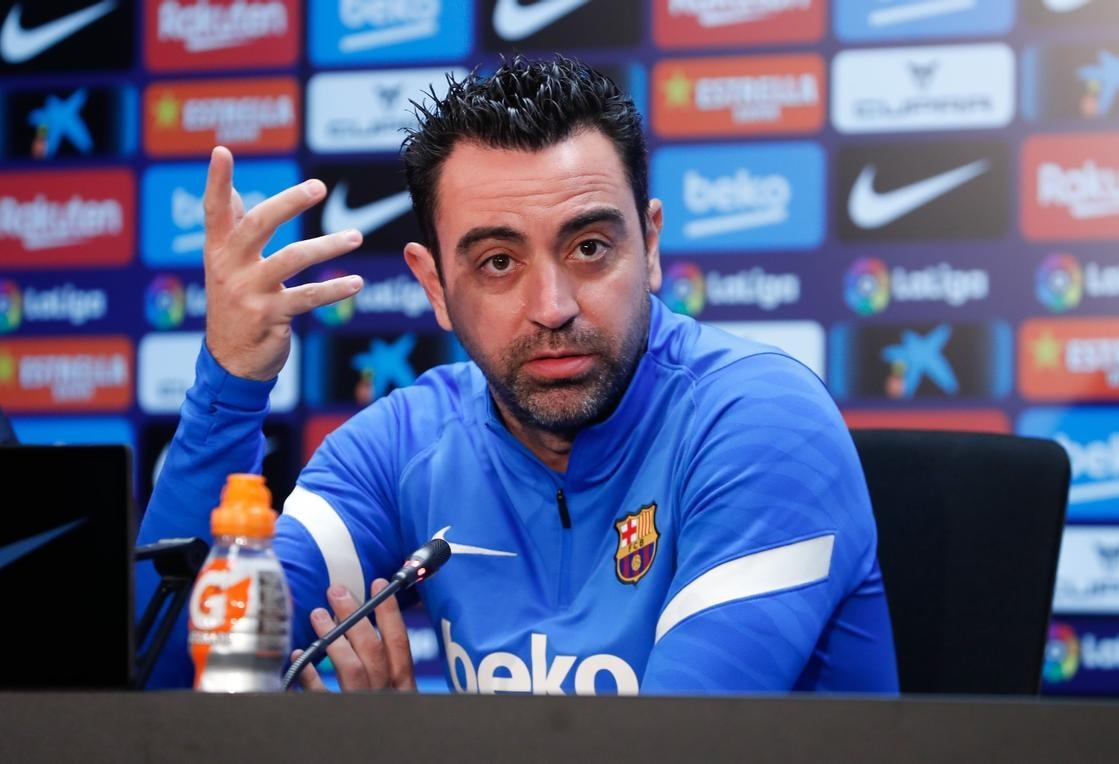 Xavi habla claro:

"La calva de Isi Palazón brillaba muchísimo con el reflejo del sol y por eso Iñaki Peña no ha podido parar el gol, deberían ser ilegales este tipo de habilidades"