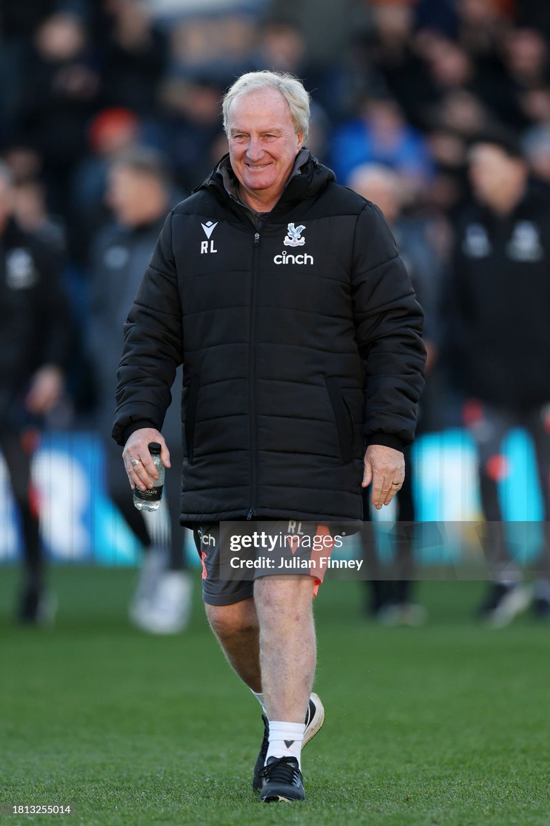 awmcs's tweet photo. 14 - @GettyImages provides the #RayLewington shorts pic (vs Luton).
Met Office says it is 4 degrees in Luton currently.
#cpfc https://t.co/T3ig8TI2nJ