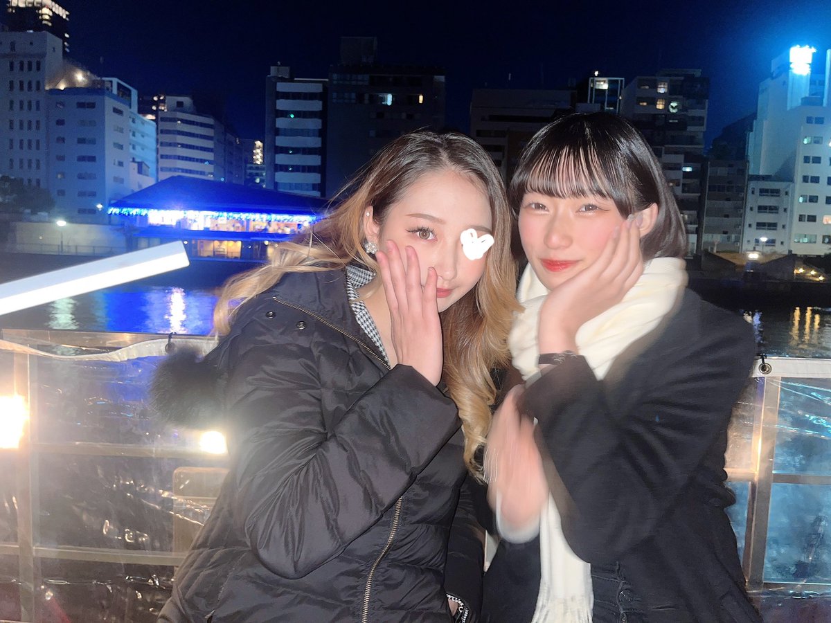 shimotani_ayu's tweet photo. 170cmの姉と174cmの妹 https://t.co/6KUM8M6Cck