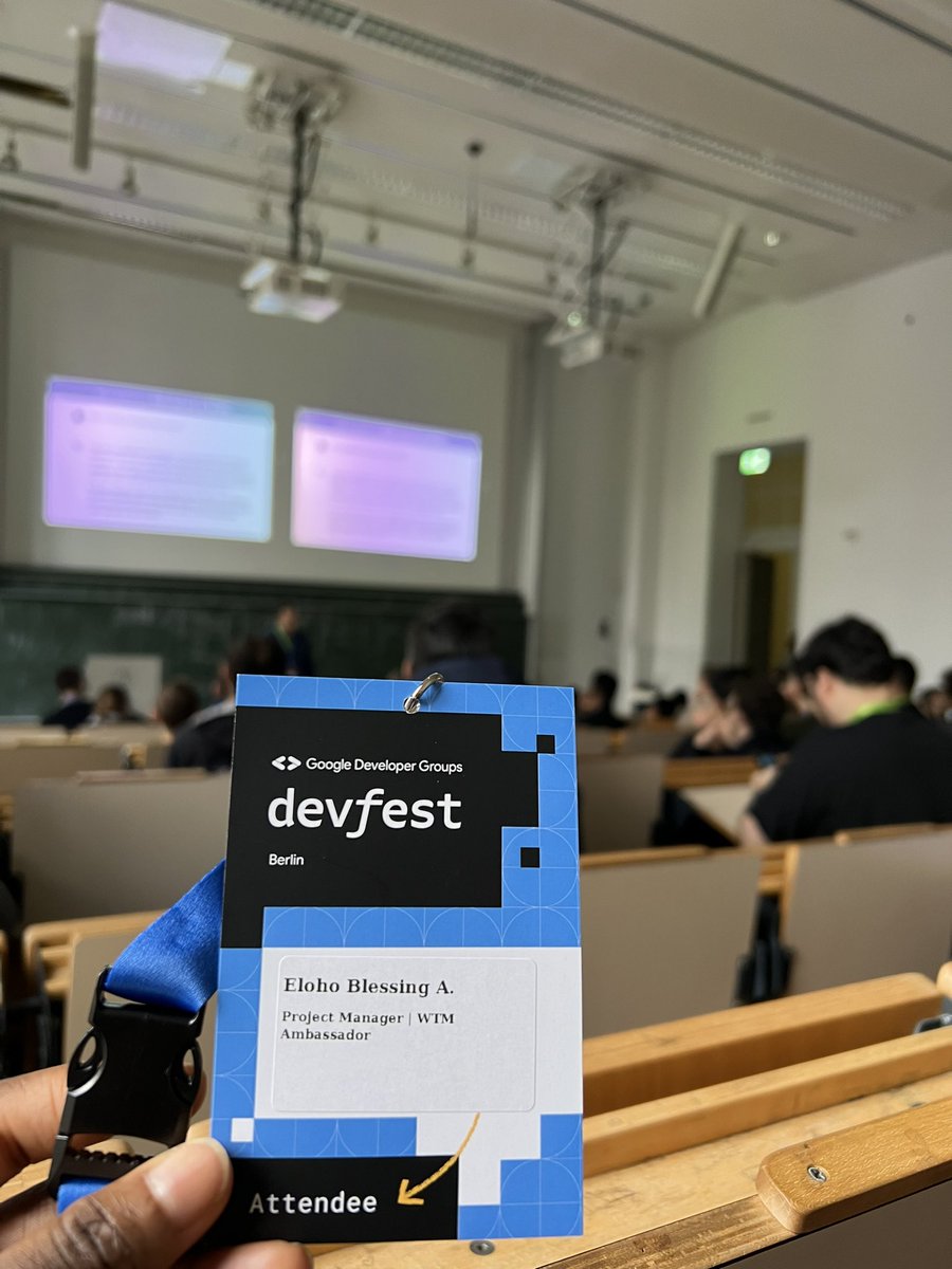 nigmaQX's tweet photo. @Phaskyd_IB @captainjosh19 @jeremytechie I dey #devfestberlin https://t.co/6asIiGx4f5