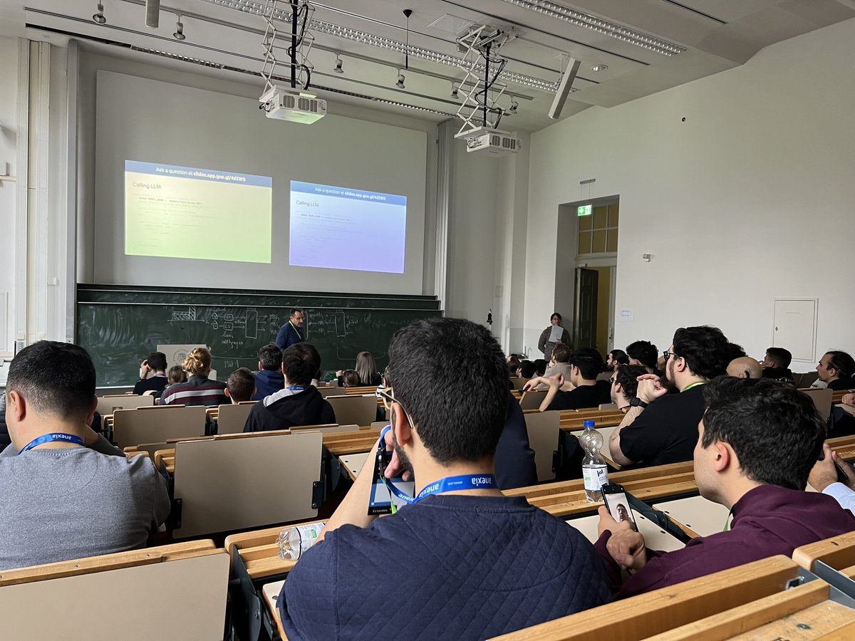 nigmaQX's tweet photo. @Phaskyd_IB @captainjosh19 @jeremytechie I dey #devfestberlin https://t.co/6asIiGx4f5