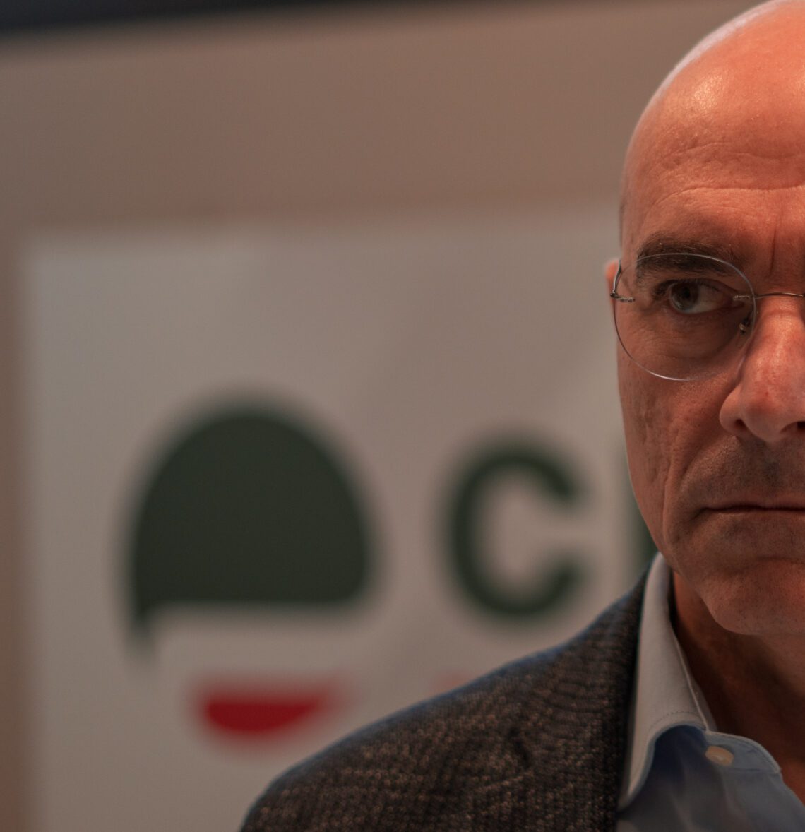 #lafinestrasuifatti #25novembre Violenza sulle donne, <a href="/filippopieri/">Filippo Pieri</a>:🗣 “Il #lavoro tra gli strumenti principali per dare protezione e assistenza alle vittime: i nostri Sportelli lavoro a disposizione delle associazioni di volontariato”👉 tinyurl.com/bdhm9fwc