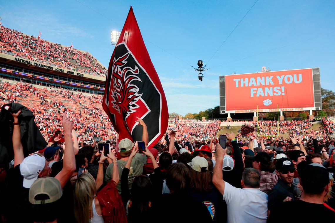 𝐈𝐭 𝐢𝐬 𝐒𝐚𝐭𝐮𝐫𝐝𝐚𝐲 𝐢𝐧 𝐒𝐨𝐮𝐭𝐡 𝐂𝐚𝐫𝐨𝐥𝐢𝐧𝐚.

#BeatClemson 🐓