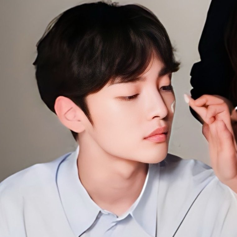 KIMMINJAE_real's tweet photo. D-477 🎀 #김민재배우 #김민재 #kimminjae #realbe #D477 https://t.co/0euEEF3aXf