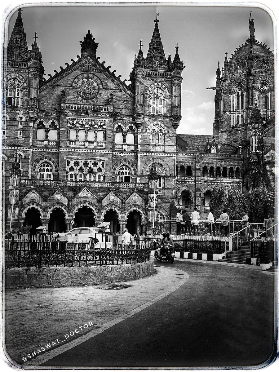 #bnw_greatshots #bnw_captures #bnw_demand #bnw_rose #bnw_planet #bnw_life #bnw #bnwphotography #bnwmood #blackandwhite #blackandwhitephotography #bnw_society #bnw_city #mymumbai #mumbai #mumbaikar #mumbaidiaries #monument #heritage #city #cityphotography #architecture #csmt #vt