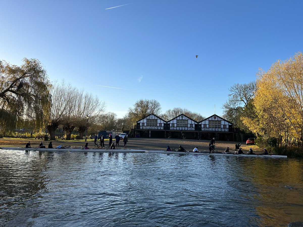 Rowing_BGS's tweet photo. A fantastic morning of rowing, with the whole Boat Club completing a race piece session on our first beautiful cold and frosty morning of the season! ❄️☀️✨
#BGSRowing #TeamBGS #WinterRowing #ThisisWhyWeRow https://t.co/UHYzTDGCHj