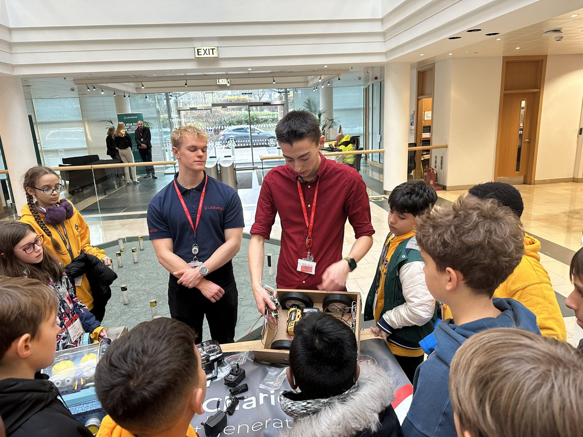 saintdavidsrcps's tweet photo. Our P7s had a great time this week visiting @Leonardo_live Crewe toll. We took part in Stem Workshops, drove a robot car and had a tour. We also enjoyed our lovely cake treat🧁 #stem @STEM_Edin #HEART💙💛 #ambitious #article29 https://t.co/fumDr33WnI