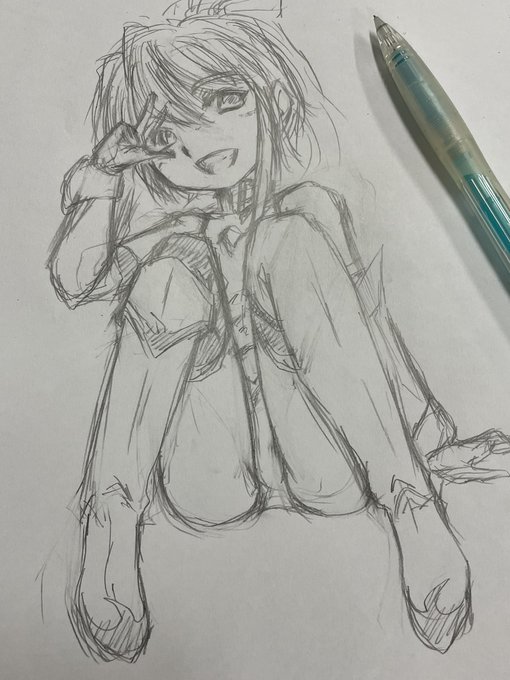 さて仕事も暇になったのでお絵描きしようと思ったら、Appleペンのペン先が金属むき出しで反応しなくなったので、やむを得ずシャーペンで #ウチの子 サリアラクガキ。
アンドゥ使えないお絵描きもそうだけど、サリア描くのも久しぶりでござったw 