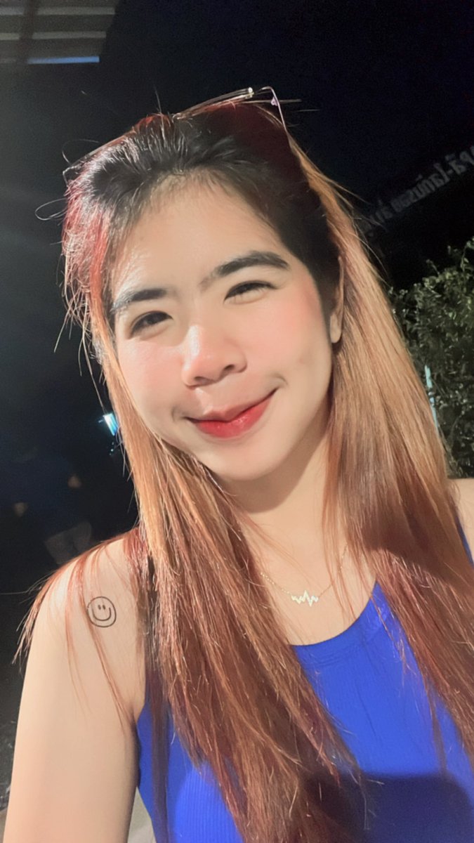 t_an45's tweet photo. ยิ้มแค่ตอนถ่ายรูปแหละ😔 https://t.co/kCoWshPoSG