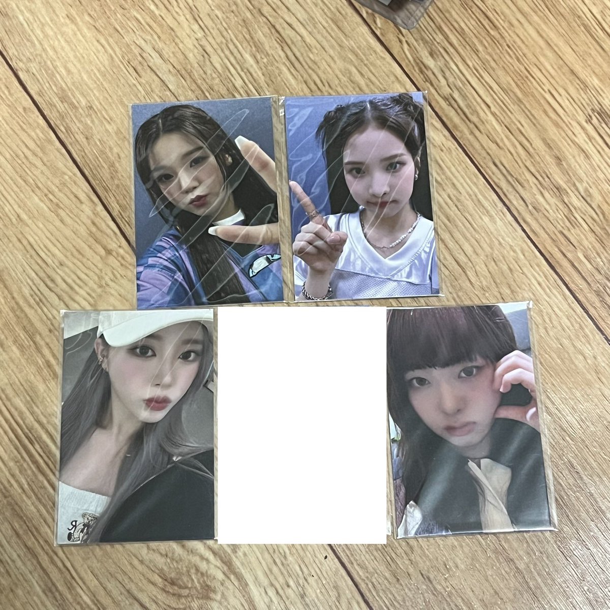 _didehrPwjd0's tweet photo. 에이디야 ADYA 공카 스트리밍 이벤트 당첨 포카 양도 합니다

개별 5.0

https://t.co/jz5viRHyya

연수 서원 세나 채은 승채 에이디야 ADYA  Yeonsu Seowon Sena Chaeeun Seungchae 포카 미공포 앨범 포카 양도 WTS SELL BENEFIT PC PHOTOCARD https://t.co/2puH7BsJO1
