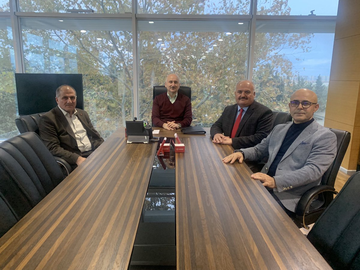KiyasettinTelli's tweet photo. Değerli Taksici esnafımız ve kaptanlarımız @TBMMresmi @Akparti Ulaştırma Komisyonu çok değerli Başkanımız Sayın @akaraismailoglu ile Taşımacılara yönelik mülkiyet yasa değişikliği hakkında @iteo34 Başkanımız Sayın @eyupaksu24 ile birlikte görüşmek imkanı bulduk
Sayın @akaraismailoglu Başakanımza taşımacı esnafına her daim gösterdikleri yakın alakadan dolayı çok teşekkür ederiz. 

“Emaneti ehline teslim etmek gerekir”
#AdilBaşkan
