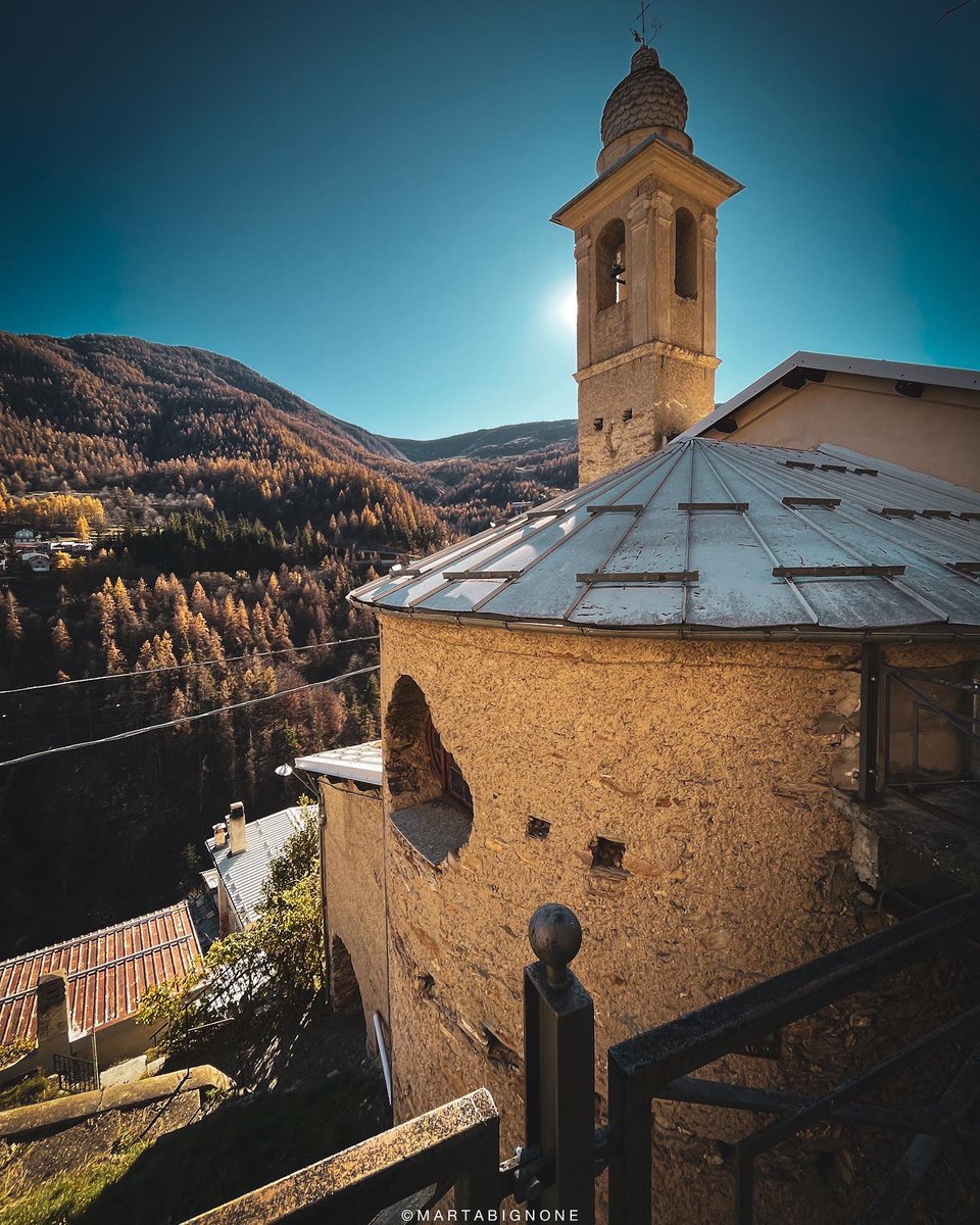 martabignone's tweet photo. #smartphonephotography #mobilephotographer #trekkinglife #outdoorlife #piaggia #imperia https://t.co/vI6455TByX
