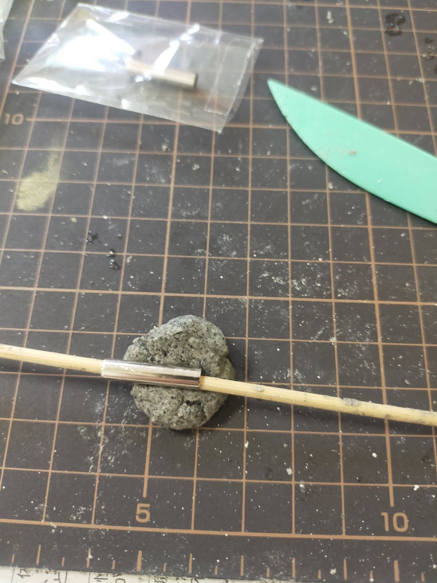 mokumokuut's tweet photo. 今年のワンフェス冬でおもろ!と思って買ったねんどでセイバーのネックレス作りました めっちゃ石みたいになる #fimoair https://t.co/6Fwwsom5bj