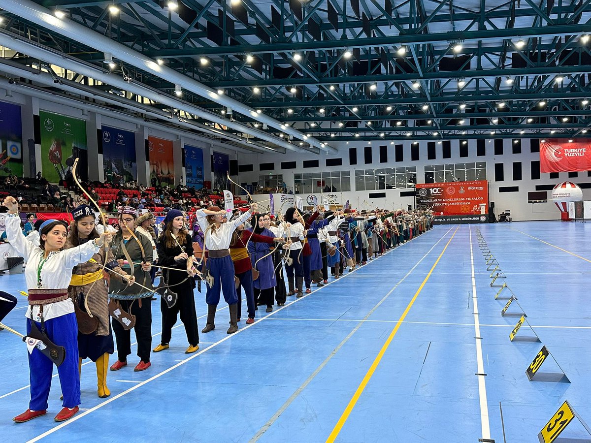 24-26 Kasım 2023 Samsun, Yıldızlar ve Gençler 100. Yıl Salon Türkiye Şampiyonası sıralama atışları ile devam ediyor.