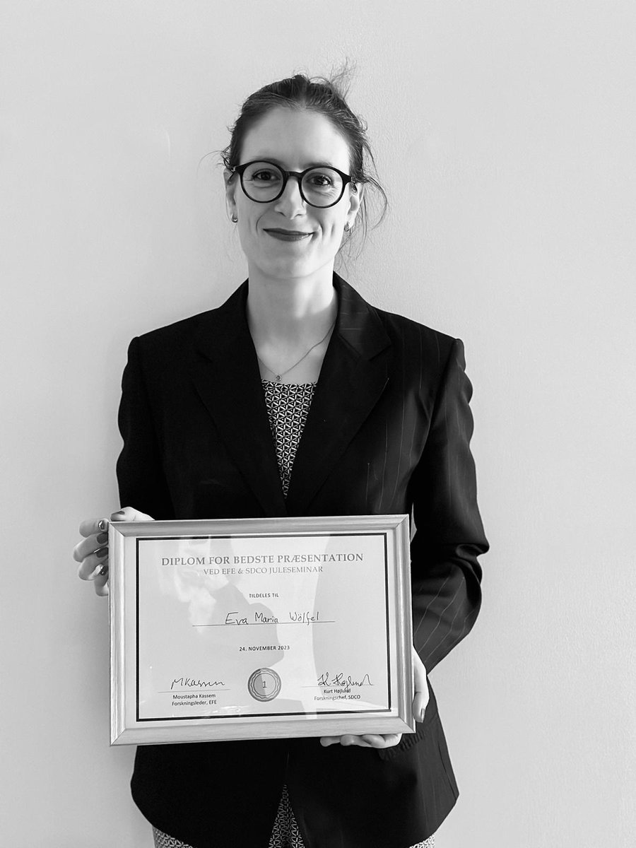 Eva M Wölfel (@evawoelfel) on Twitter photo Very happy and honored to receive one of the best presentation awards at our Endokrinologisk Forskningsenhed OUH & SDCO Christmas Seminar this year! 🎄 Thank you for the possibility to continue my research and for all the support! 🔬🩻 @EfeOuh @KMEBLab <a href="/SDCOdense/">Steno Diabetes Center Odense</a> Very happy and honored to receive one of the best presentation awards at our Endokrinologisk Forskningsenhed OUH & SDCO Christmas Seminar this year! 🎄 Thank you for the possibility to continue my research and for all the support! 🔬🩻 @EfeOuh @KMEBLab <a href="/SDCOdense/">Steno Diabetes Center Odense</a>