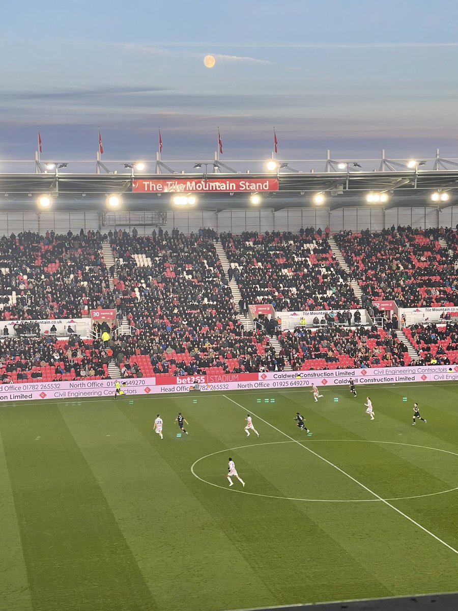 NickBall7's tweet photo. Nothing to cheer about at the @bet365 this afternoon as @stokecity head into the break 0-1 https://t.co/fapCfqM5dr