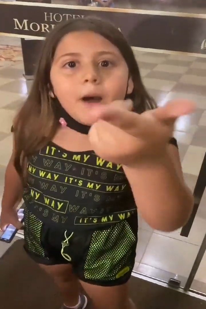 _tabom's tweet image. Pode me dar unf quem tá cancelando o Timberlake por uma parada que rolou a 20 anos atrás. O cara já veio a público pra admitir o erro e só porque ressuscitaram a fofoca num livro resolveram amargurar de novo eu hein