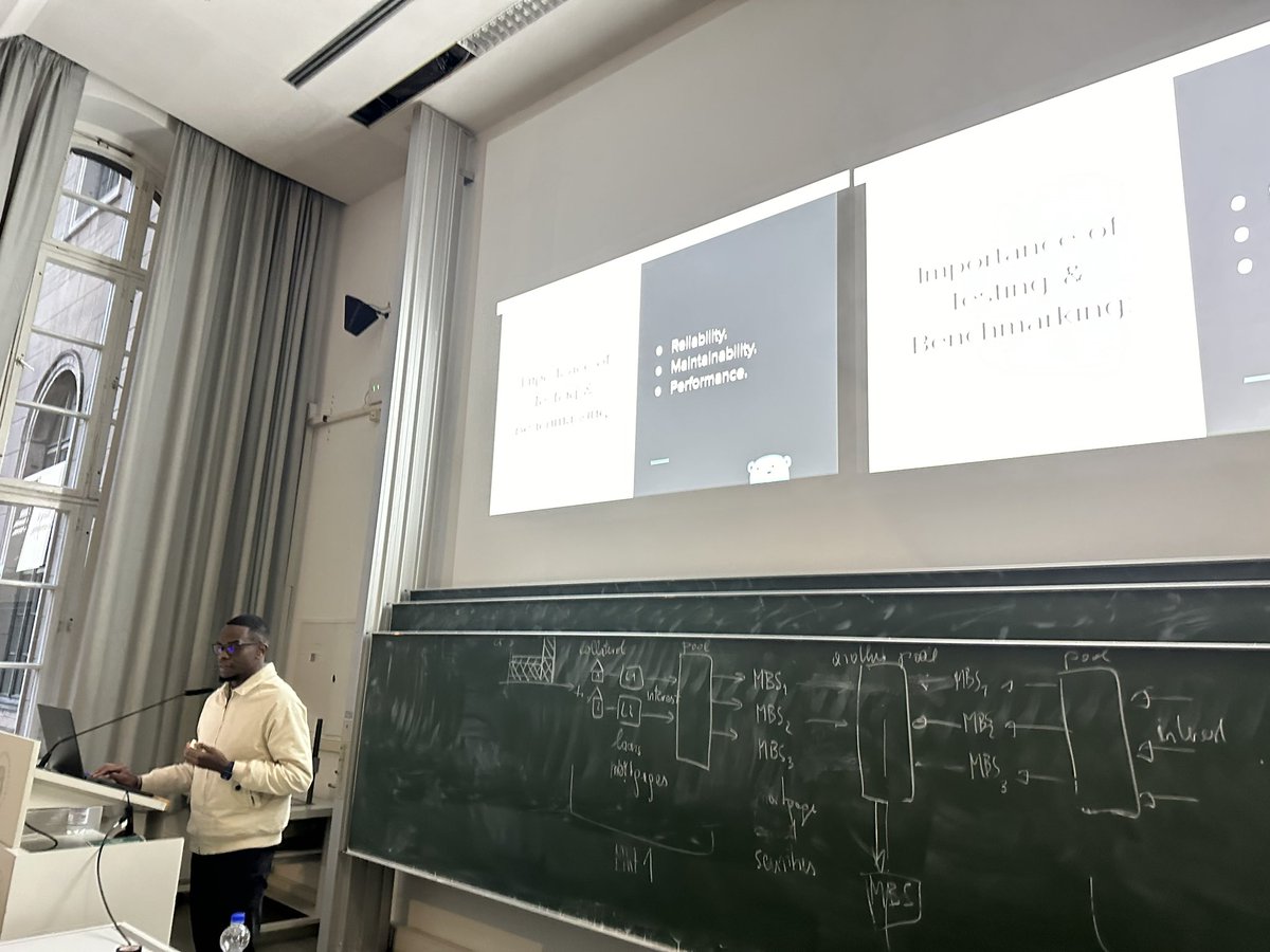ShuregDenisov's tweet photo. A little bit Golang by @iamchrisotieno at the #DevFestBerlin stage https://t.co/1KbCssoC1d