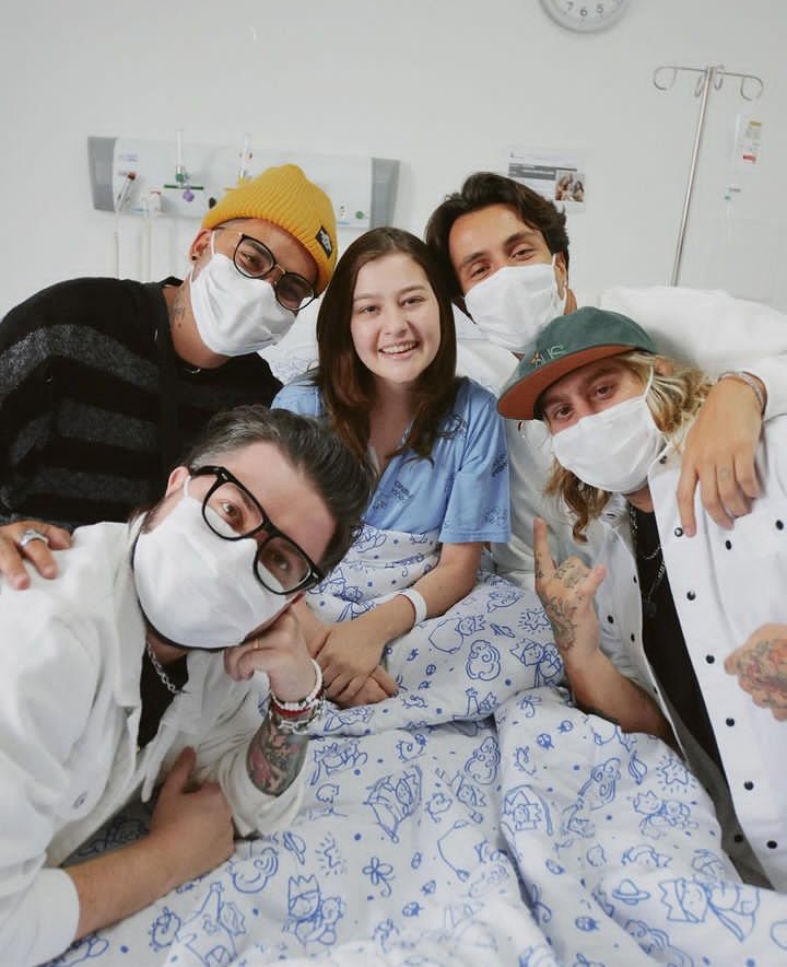 CentraalKoba's tweet photo. Ontem a banda Restart, que está em Curitiba, fez uma visita ao @hospitalpp, que é o maior hospital infantil da América Latina e realiza um lindo trabalho filantrópico.

O hospital precisa de doações e a gente pode ajudar acessando o site abaixo 👇🏼🩷

https://t.co/qAswzOe4hY https://t.co/f8EPt4ghbB