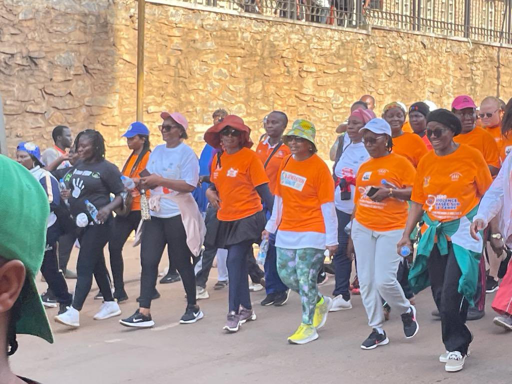 WFP_Cameroon's tweet photo. #Cameroon🇨🇲

This walk to launch 16 days of activism against #GenderBasedViolence reflects our commitment to go the distance &amp; #unite in ending violence against #Women &amp; girls

#OrangeTheWorld 
#LeaveNoOneBehind
#EndGBV https://t.co/XYXiAHOq0t